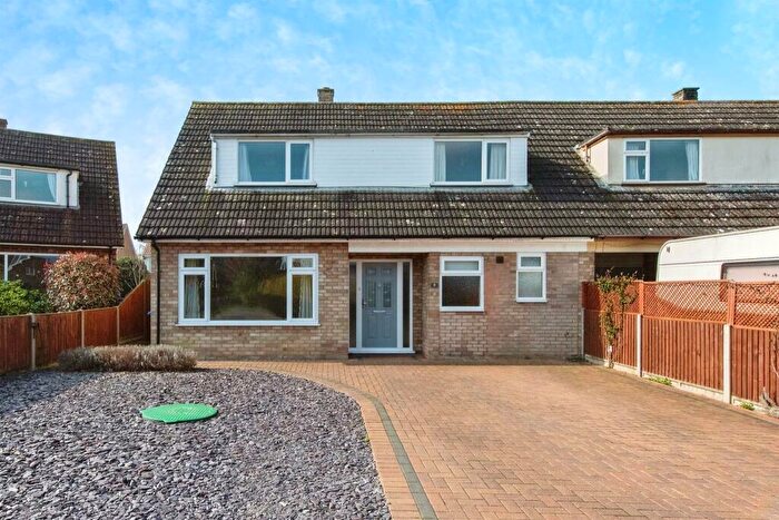 3 Bedroom Semi-Detached House For Sale In Bishops Croft, Bury St. Edmunds, IP31