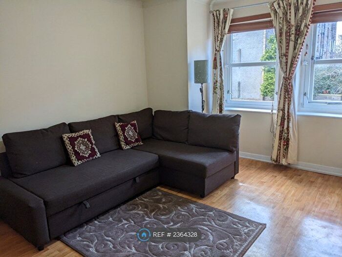3 Bedroom Flat To Rent In Craighouse Gardens, Edinburgh, EH10