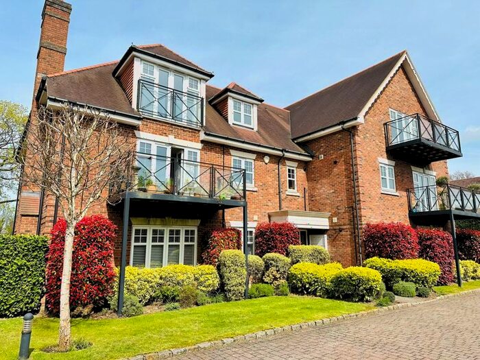 2 Bedroom Flat To Rent In Miller Smith Close, Tadworth, KT20
