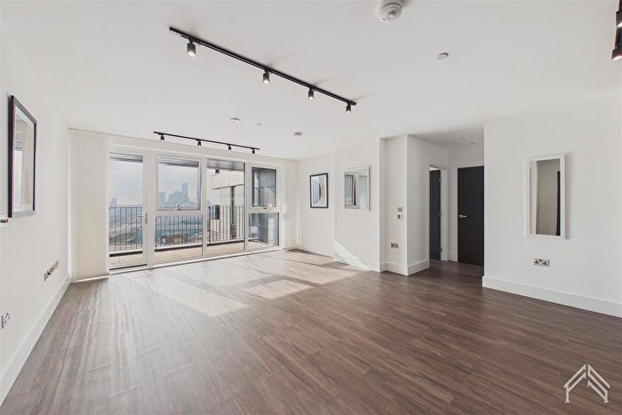 2 Bedroom Flat To Rent In Waterway House, College Park, NW10