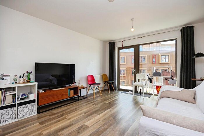 2 Bedroom Flat For Sale In Walnut Tree Close, Guildford, Surrey, GU1