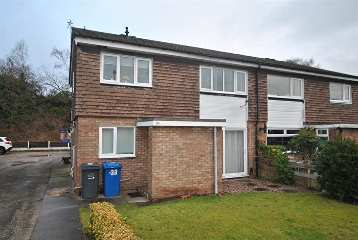 2 Bedroom Flat To Rent In Woolacombe Close, Latchford, Warrington, WA4