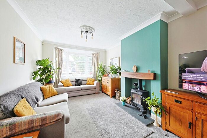 3 Bedroom Semi-Detached House For Sale In Westfield Rise, Hessle, HU13