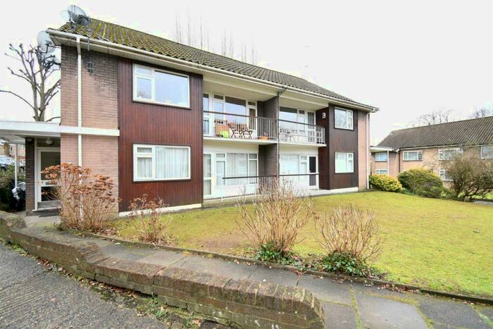 2 Bedroom Flat To Rent In Sonia Court, Sonia Gardens, Woodside Park, N12