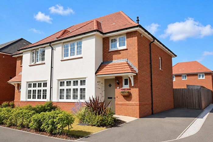 3 Bedroom Semi-Detached House For Sale In Ffordd Glynne, Penymynydd, Chester, CH4