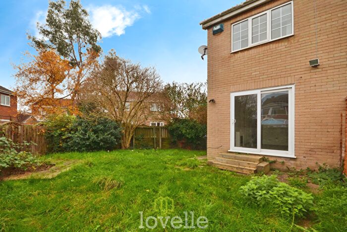 2 Bedroom Semi-Detached House For Sale In Eskham Close, Cleethorpes, DN35