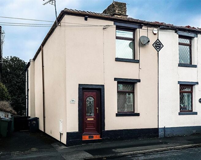 2 Bedroom Semi Detached House For Sale In Victoria Street, Hyde, SK14
