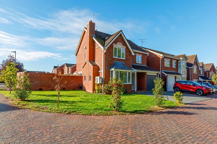 4 Bedroom Detached House For Sale In Oberon Close, Heathcote, Warwick, CV34