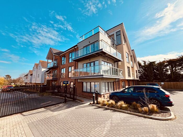 2 Bedroom Apartment To Rent In The Gatehouse, Eastwood Road, Rayleigh, SS6