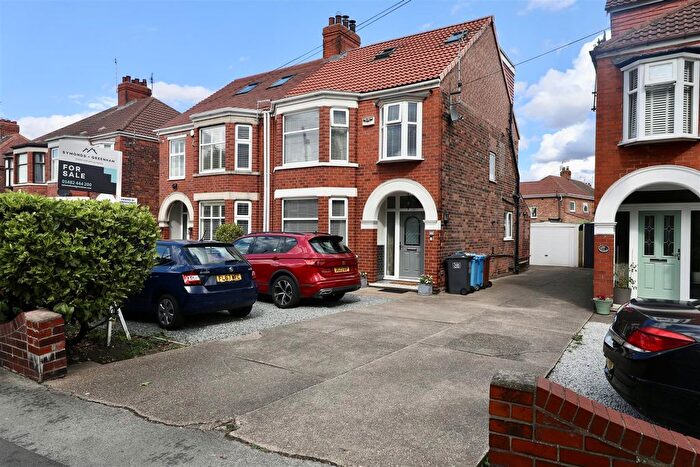 4 Bedroom Semi-Detached House For Sale In Ings Road, Hull, HU8