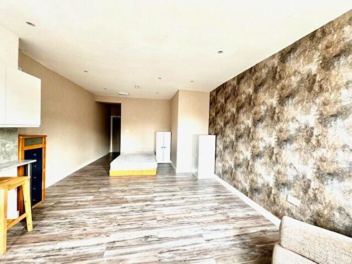 Apartment To Rent In Eldon Street, Barnsley, S70