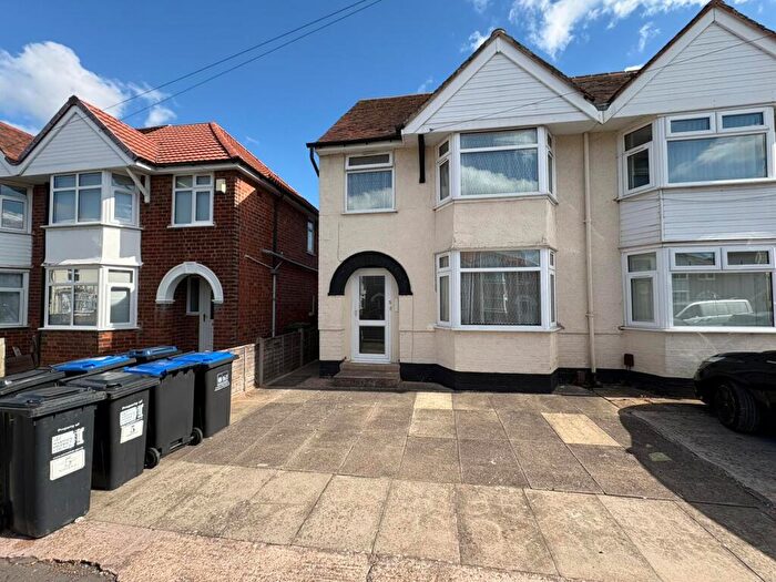 5 Bedroom Semi-Detached House To Rent In Northway, Leamington Spa, CV31