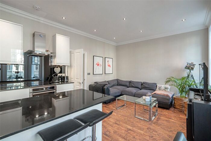 2 Bedroom Flat For Sale In Gondar Gardens, London, NW6