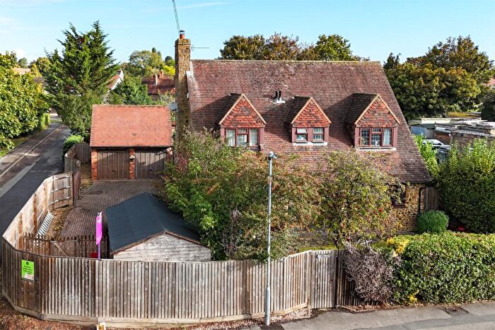 5 Bedroom Detached House For Sale In Cox Green Lane, Maidenhead, Berkshire, SL6