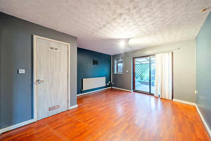 2 Bedroom Semi-Detached House For Sale In Porters Walk, Nottingham, Nottinghamshire, NG3