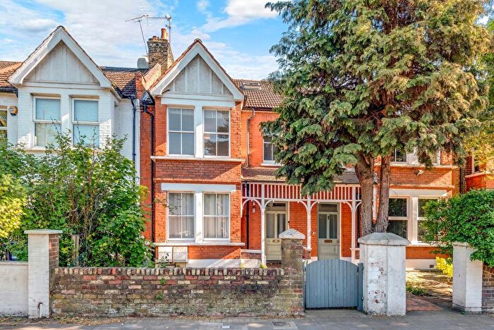 4 Bedroom Flat To Rent In Grantham Road, Chiswick, W4