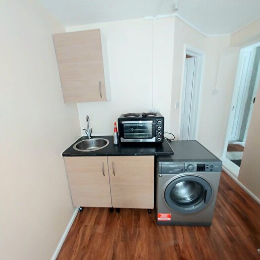 Studio To Rent In Shropshire Close, Mitcham, CR4