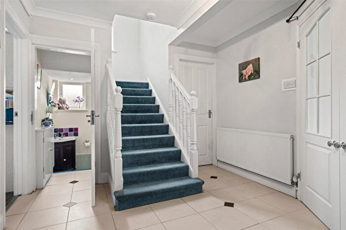 5 Bedroom Detached House For Sale In Broom Acres, Sandhurst, Berkshire, GU47