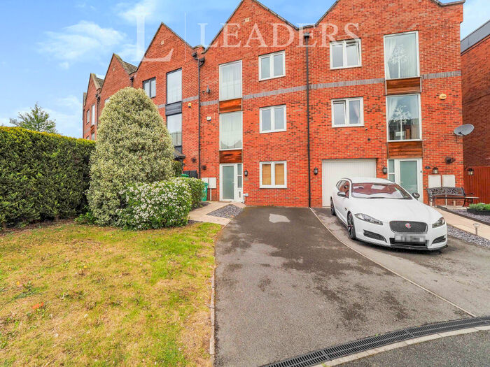 4 Bedroom Town House To Rent In Watermark Close, NG5