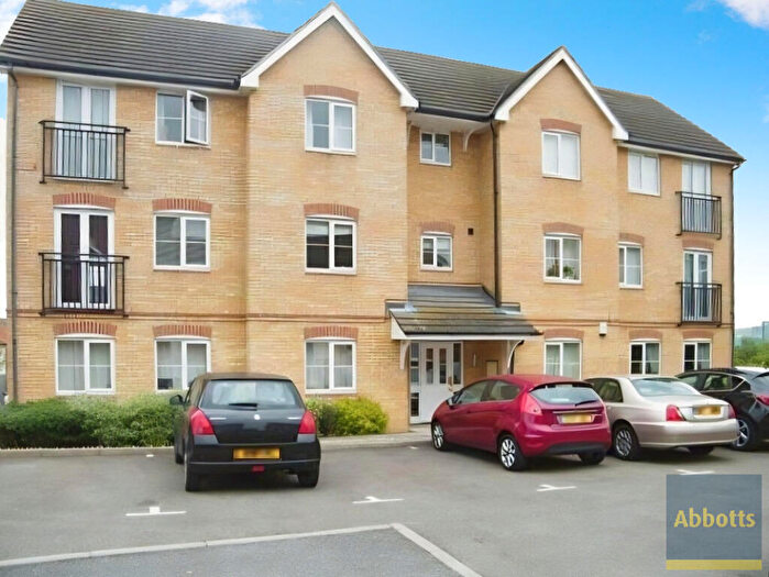 2 Bedroom Flat To Rent In Czarina Rise, SS15