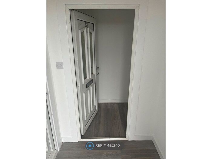 1 Bedroom Flat To Rent In West Main Street, Harthill, ML7