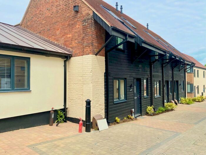 2 Bedroom Property To Rent In Akeman Street, Tring, HP23