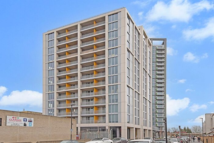 2 Bedroom Flat To Rent In Felixstowe Road, London, SE2