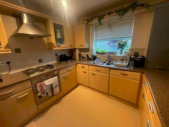 2 Bedroom Flat To Rent In Riverside Drive, Lincoln, LN5