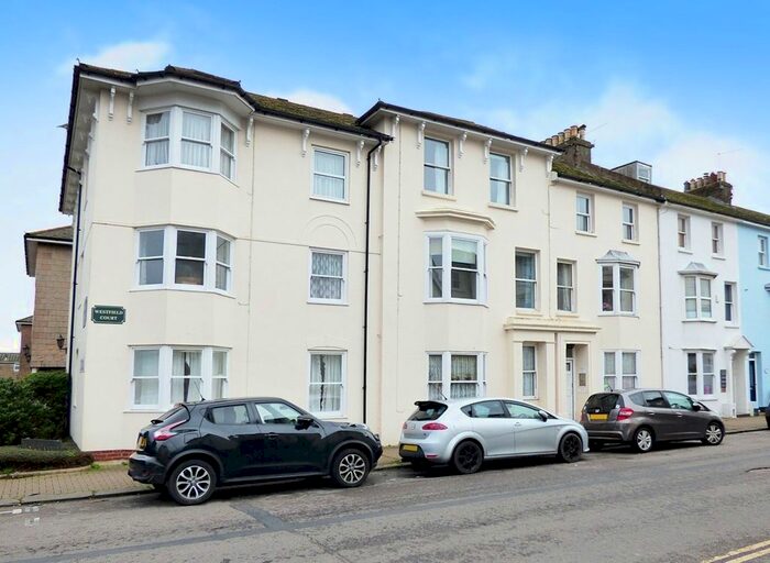1 Bedroom Flat To Rent In Westfield Court, Norfolk Road, Littlehampton, BN17