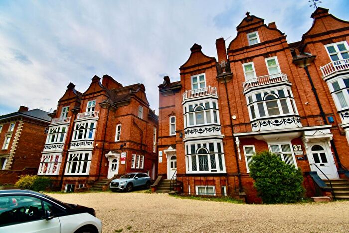 Semi-Detached House For Sale In Billing Road, Northampton, NN1