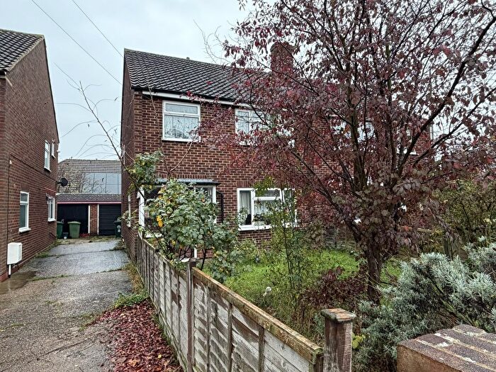 3 Bedroom Semi Detached House For Sale In Fairways, Ashford, TW15