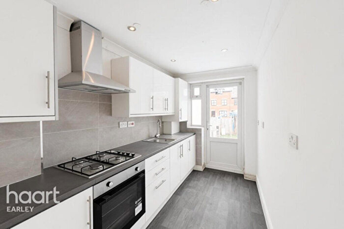 4 Bedroom End Of Terrace House To Rent In Woodstock Street, Reading, RG1