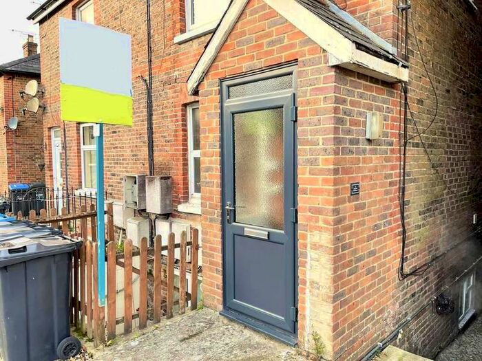 1 Bedroom Apartment To Rent In Queens Road, East Grinstead, West Sussex, RH19