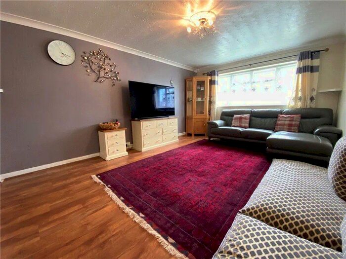 3 Bedroom Maisonette To Rent In Aldershot, Hampshire, GU12