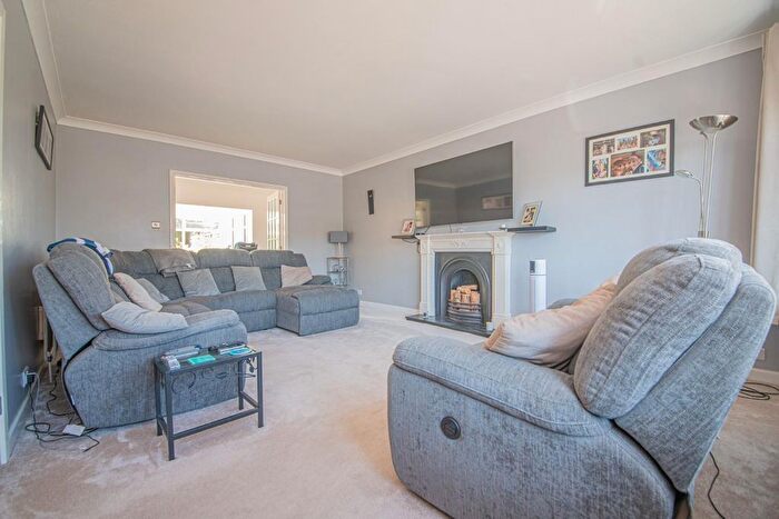 4 Bedroom Detached House For Sale In Cedar Wood Close, Fair Oak, Eastleigh, SO50