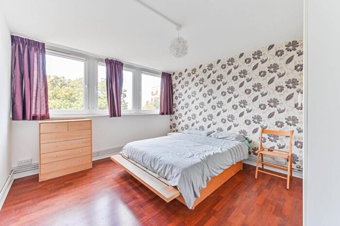 2 Bedroom Flat To Rent In College Road, Crystal Palace, London, SE19