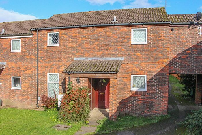 3 Bedroom Terraced House For Sale In Meadow Way, Leighton Buzzard, LU7