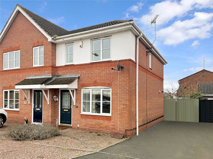 2 Bedroom Semi-Detached House To Rent In Woodhampton Close, Stourport-on-Severn, Worcestershire, DY13