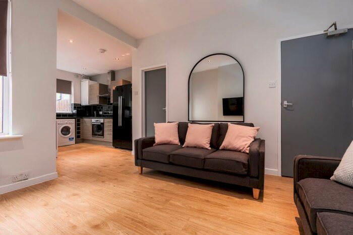 5 Bedroom Property To Rent In Radford Boulevard, Nottingham, NG7