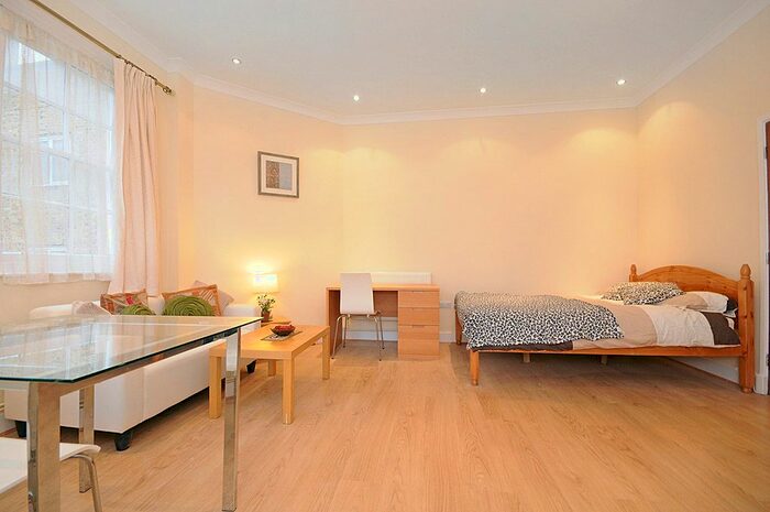 Studio To Rent In Gloucester Gardens, London, W2