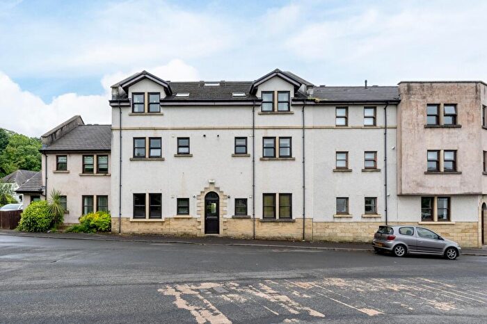 2 Bedroom Flat For Sale In Main Street, Inverkip, PA16