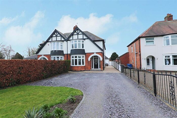 3 Bedroom Semi-detached House For Sale In Southwood Road, Cottingham, HU16