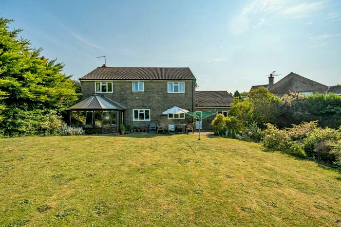 4 Bedroom House For Sale In Walnut Close, Sutton Veny, Sutton Veny, BA12