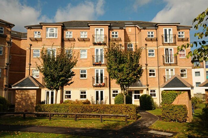 2 Bedroom Flat To Rent In Venneit Close, Roger Dudman Way, OX1