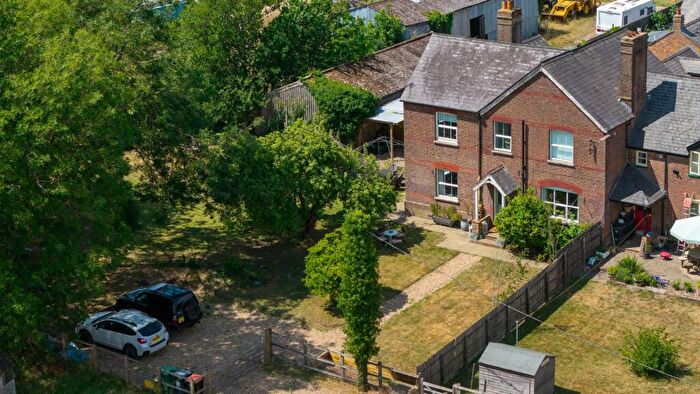 4 Bedroom Terraced House For Sale In Luton Road, Caddington, LU1