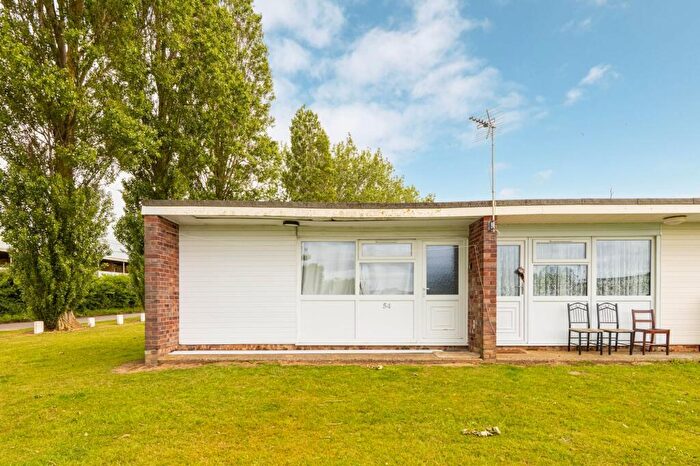 2 Bedroom Terraced Bungalow For Sale In Florida Holiday Park, Hemsby, NR29