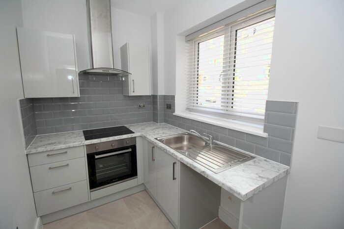 1 Bedroom Maisonette To Rent In Raven Square, Alton, Hampshire GU34