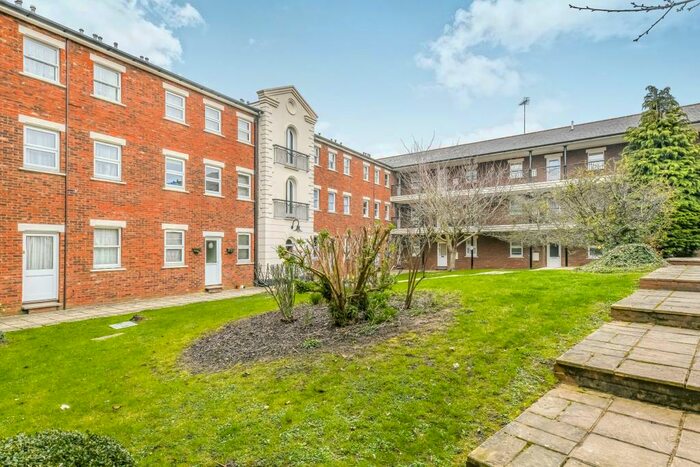 1 Bedroom Apartment To Rent In Stratfield House, GU11