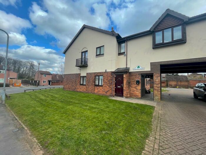 2 Bedroom Flat To Rent In Oakash Court, Nuthall, Nottingham, NG16