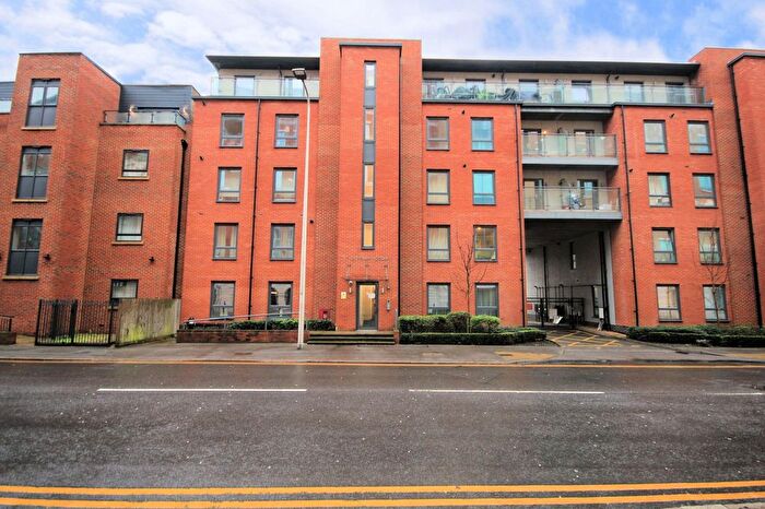 2 Bedroom Flat To Rent In Friary Court, Tudor Road, Reading, Berkshire, RG1
